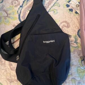 Baggallini cross body travel bag